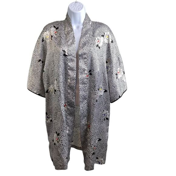 Vintage Val-Mode Women’s Gray Floral Satin Kimono Size S Robe Asian 70’s Vibes - Picture 1 of 13
